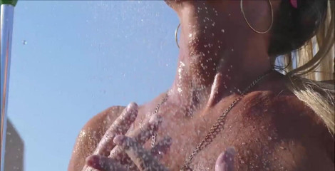Natalie K: Fingerfucking and masturbation outdoors showering and sunbathing naked with caressing...