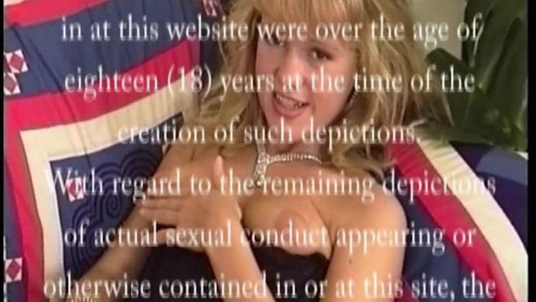 Bangora sluts: Blonde Babe Touches Herself on Retro Couch