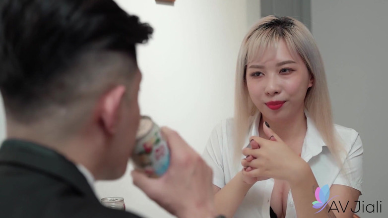 AV Jiali: Dominant Boss Lady, Wang Yixin, Takes Advantage of Male Office...