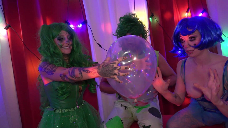 Lily kink: 발정난 광대 풍선 페티쉬 플레이