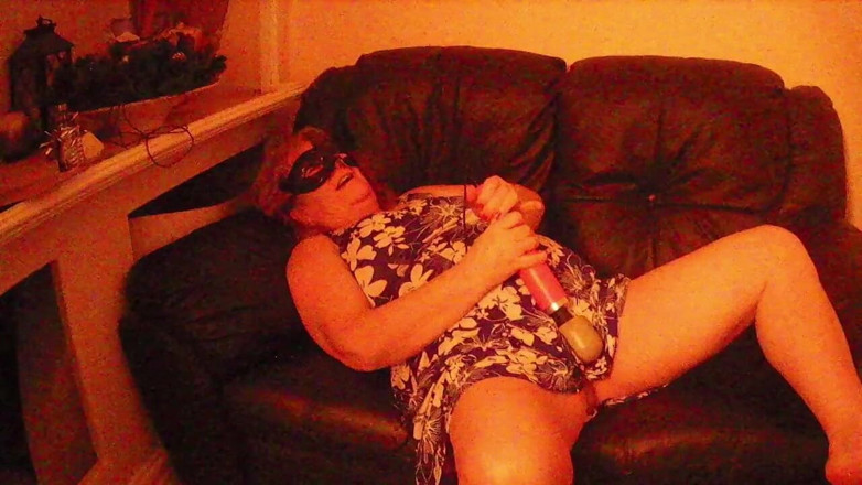Julie Cunningham: Julie Cunningham first webcam wank