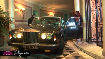 XXX-Vintage: Sex lesbian într-o vilă în St Tropez