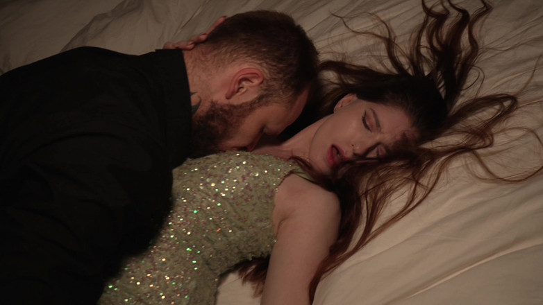 Martin Spell: Apa tanggal sempurna adalah. Seks hot berujung dengan seks liar!