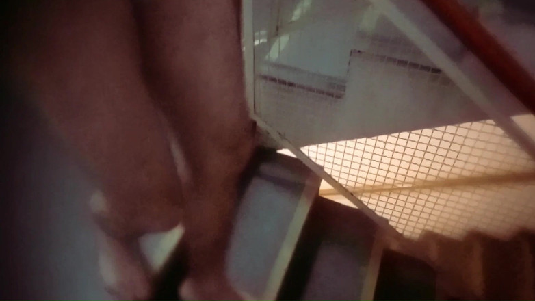 Alan Long: Jdu po schodech budovy v mých kalhotkách!