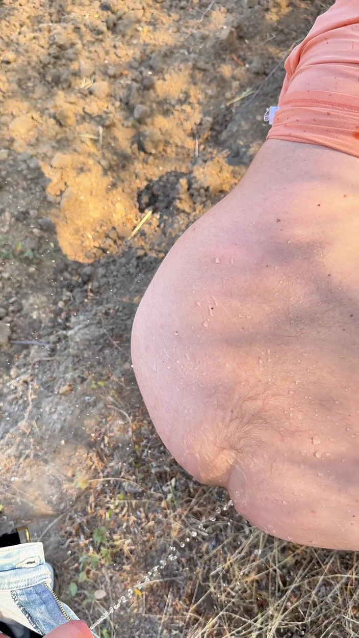 Bear mr: Tôi quyết định giật mình trong rừng, nhưng có điều gì đó không...