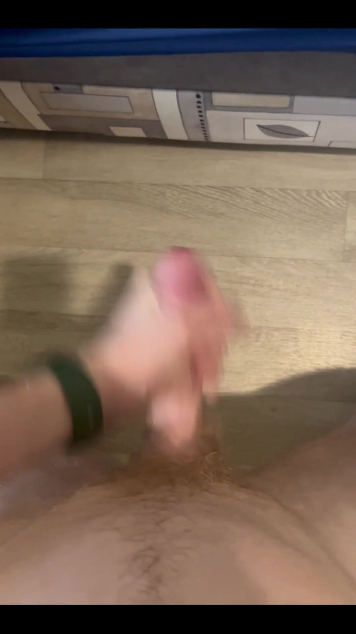 Johnny69227: Twink with a Huge Pulsing Boner. Extremley Horny and Hot...
