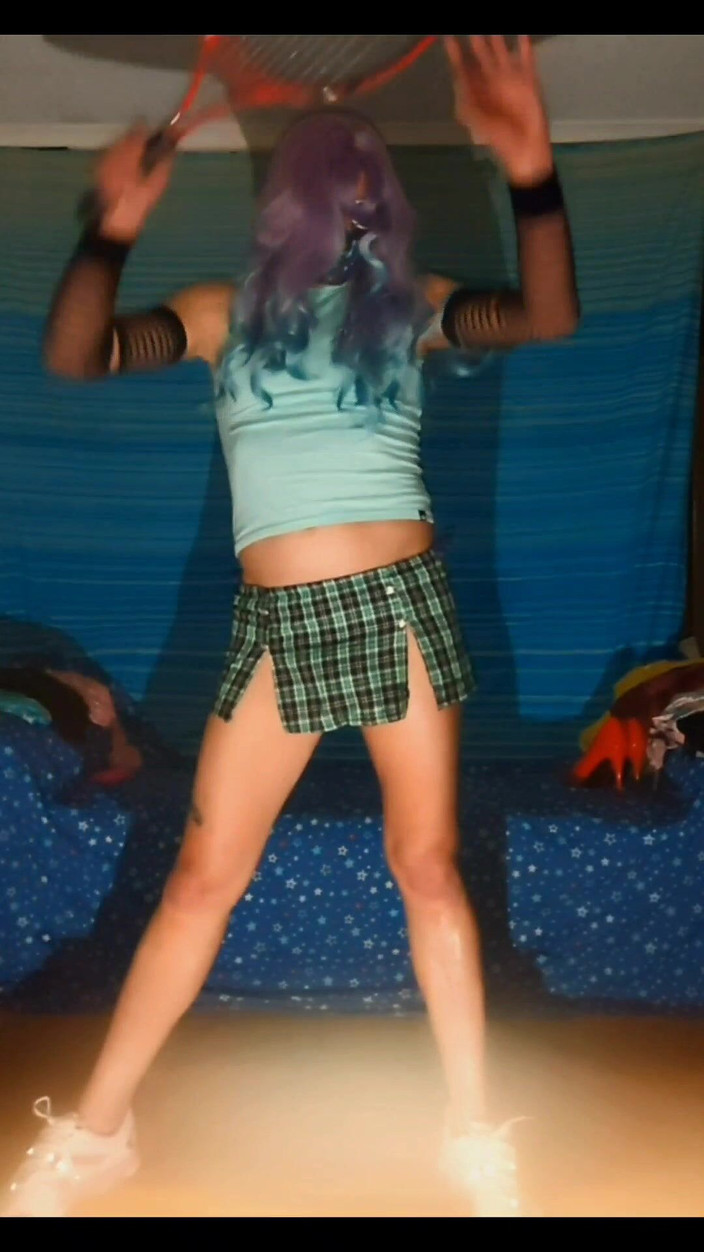 Lizzaali: 질싸하고 포즈를 취하는 다양한 의상의 준수