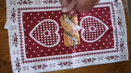 Cicci77: Cicci77 prepara el desayuno con una explosión de esperma!