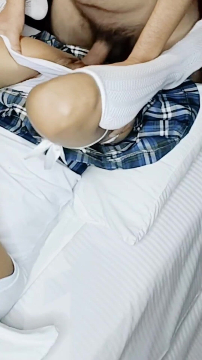 MynameisJuly: Můj nevlastní bratr mě vezme na vysokou a trávíme čas spolu