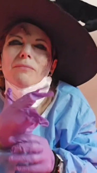 Penectomía en víspera de Halloween madrastra Zombi-bruja