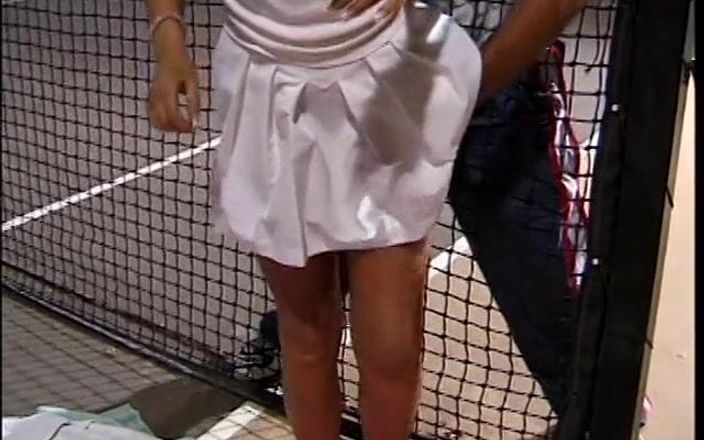 Meet and Fuck: Young cute brunette with dreadlocks takes some lessons of tennis...