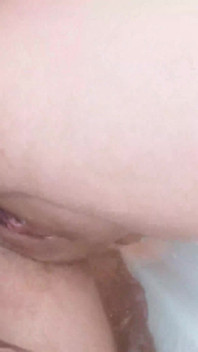 Seduction in the Bathtub and Anal Fucking in Bed