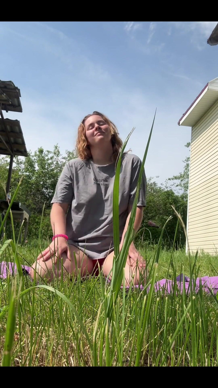 Fox Flame: Musim panas aku latihan yoga di jalanan