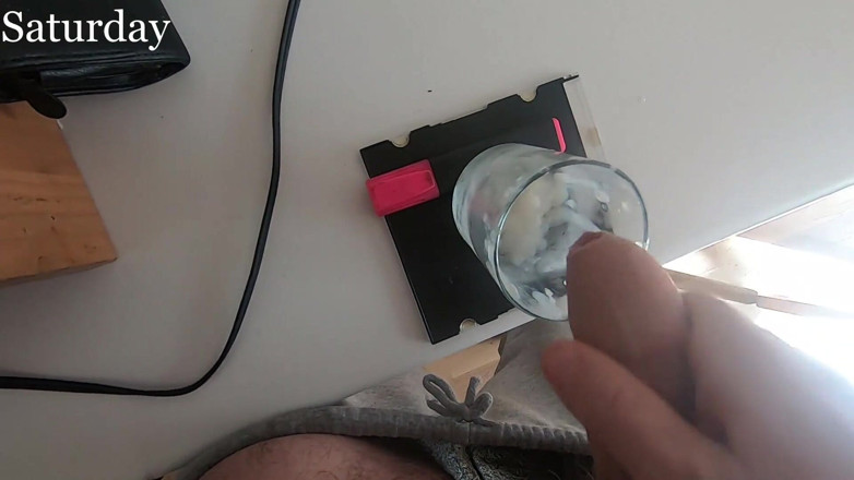 bekycarril: She drinks 11 loads of collected cum from a glass