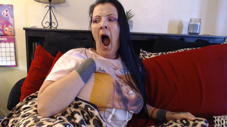 Abby Anna: Geeuwen in bed