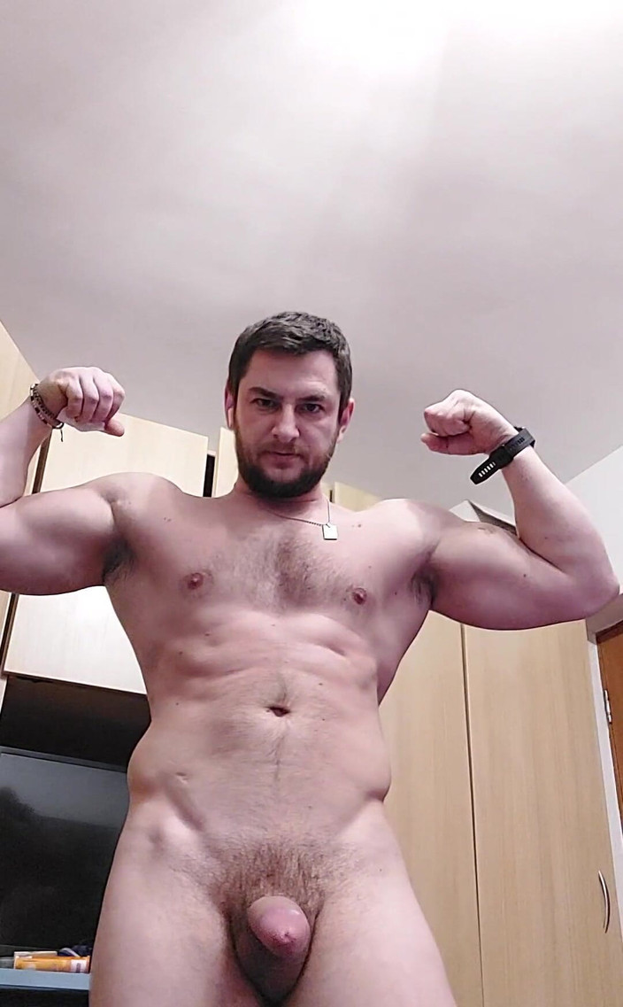 Michael Ragnar: 내 쾌락을 만족시키기 위해 내 앞에서 무릎 꿇고 너의 무릎이 필요해, 내 립스플래쉬를 얼굴로 따먹은 후 열심히 사정해