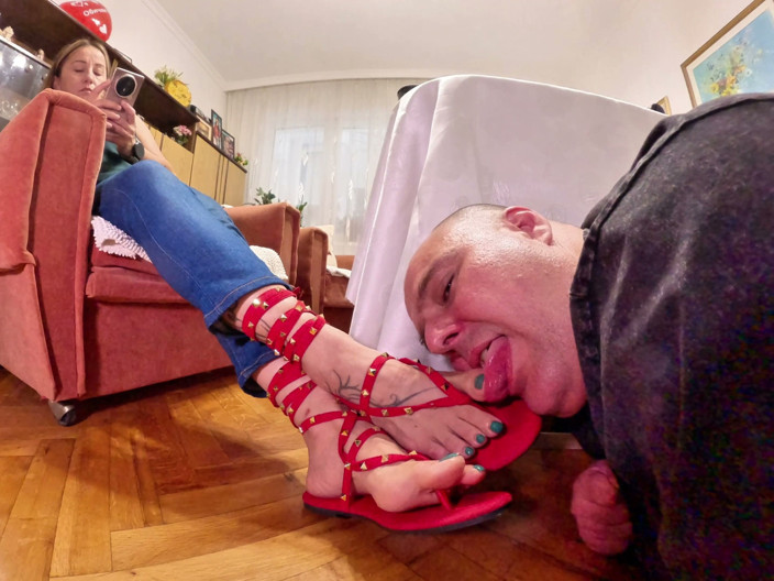 Mistressyammyboots: Nevyhnutelně se poníží: Krutý okraj mých červených špiček sandálů