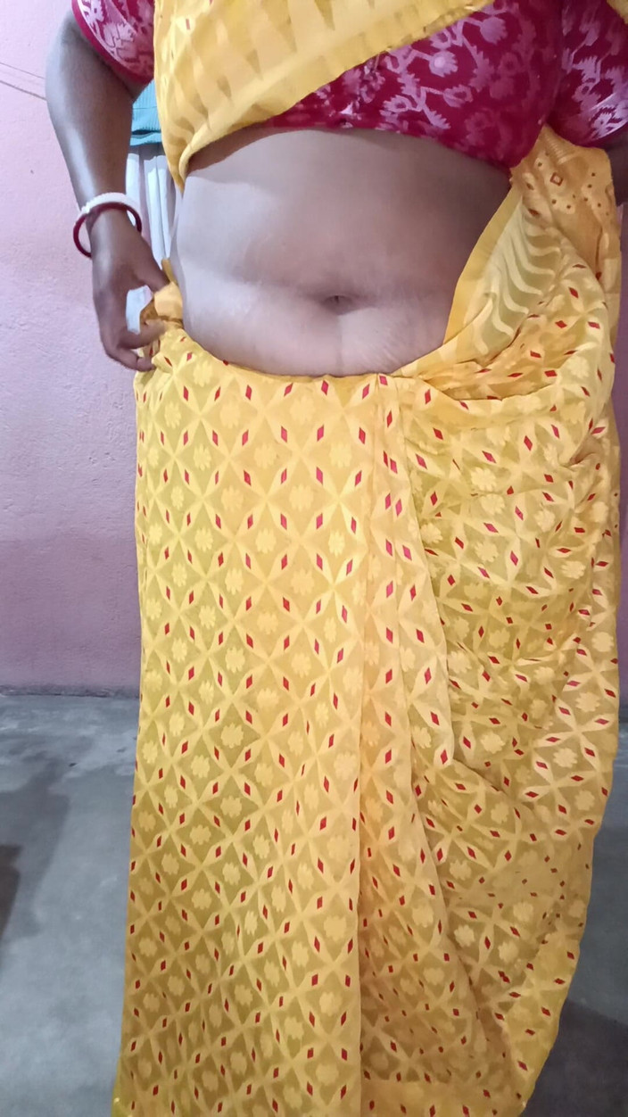 Pakhi0705: Sari amarelo soltando solo sfw