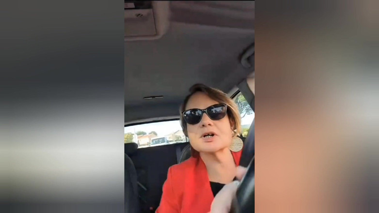 Sofy13: O femeie matură de 47 de ani sexy bine montată care...