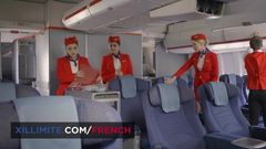 French girls at work: 객실 승무원과 함께하는 김이 모락모락 나는 레이오버
