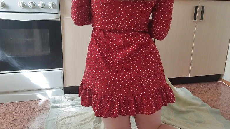 Lizaveta: お尻からザーメンが流れ出る(アナル中出し)1