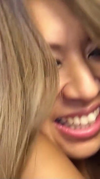 Dünner japanischer teenager spricht mit stehendem creampie-fick beim unzensierten JAV-casting