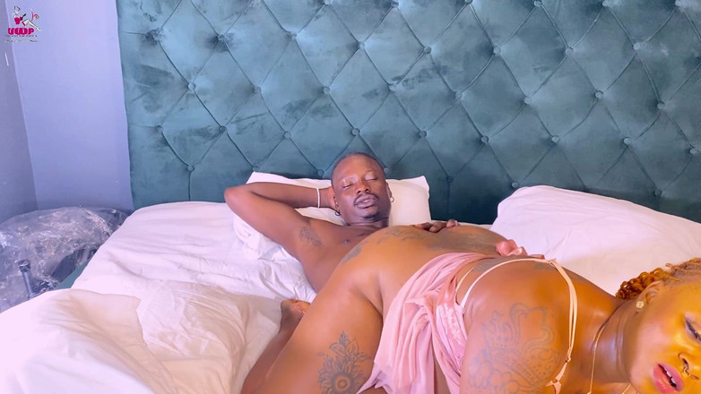 SugarNSpice01: Vợ nội trợ đụ con trai kế