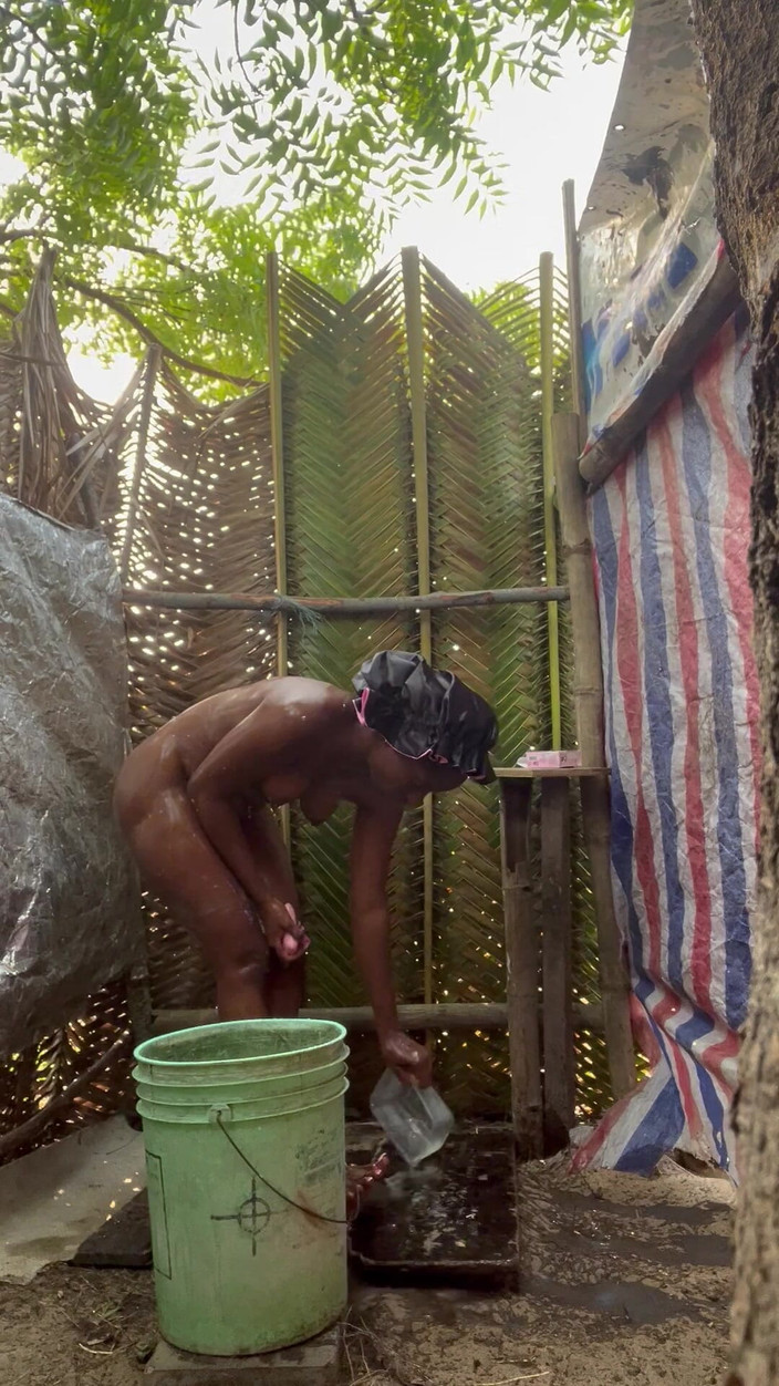 Spicy perry: अफ्रीका में स्नान का समय।