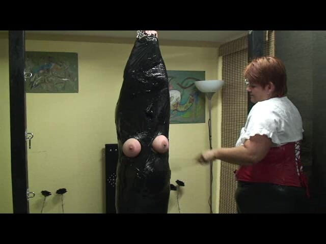 Anna Devot: BDSM - tạ vú...