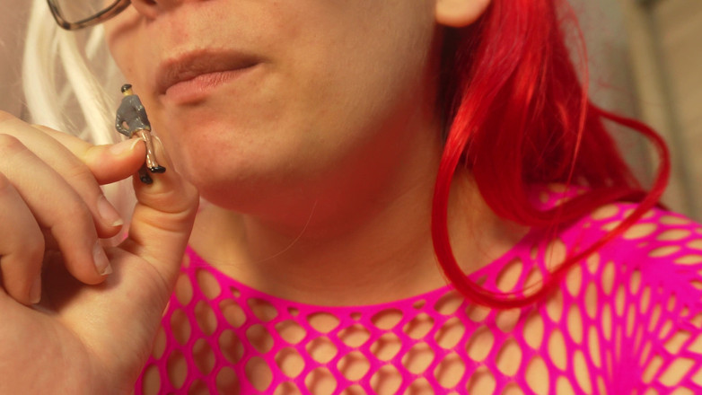 AmayaMori: Obryně macecha si objednala drobného manžela