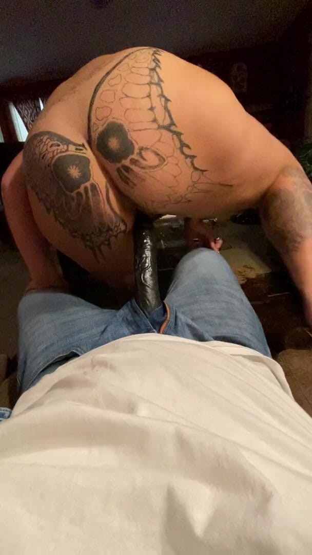 MzKiTTy91: Pawg milf jedzie 10-calowy bbc