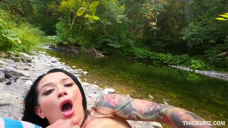 Team Skeet: Thickumz - สาวตูดใหญ่หน้าอกใหญ่โดนเย็ดในป่า