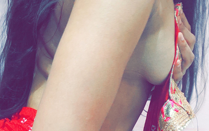 Sonisinghh: Bhabhi adoră să se iubească singură