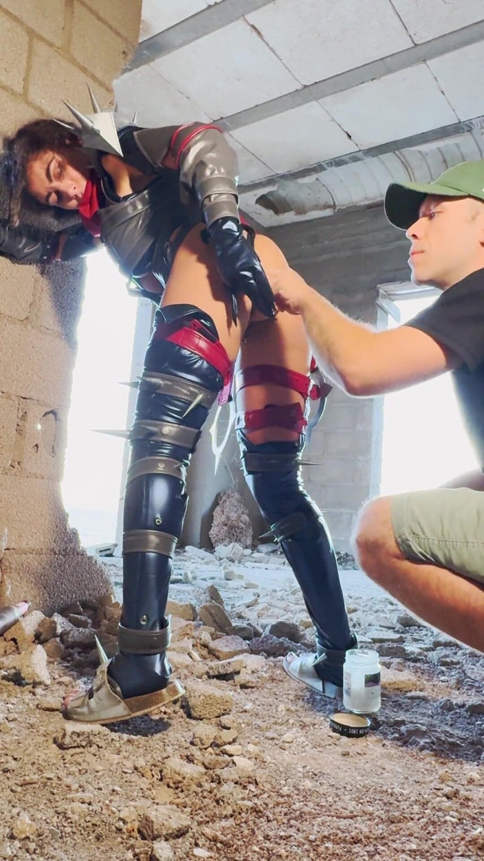 LadyAna: Coslpay Outdoor Double Anal Fisting