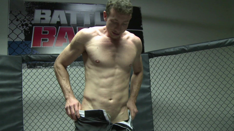 We heart Milfs: 丰满的黑发女郎april o'neil在拳击场上被性感的拳击手操