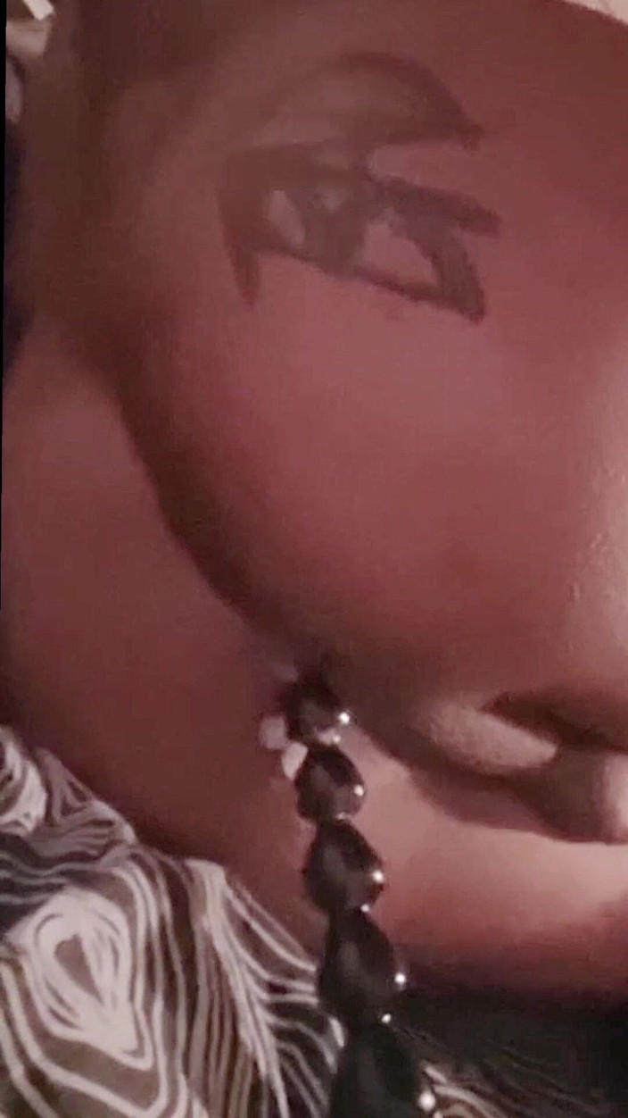 FocusedLength808: 誰が私を解体したいと思う?