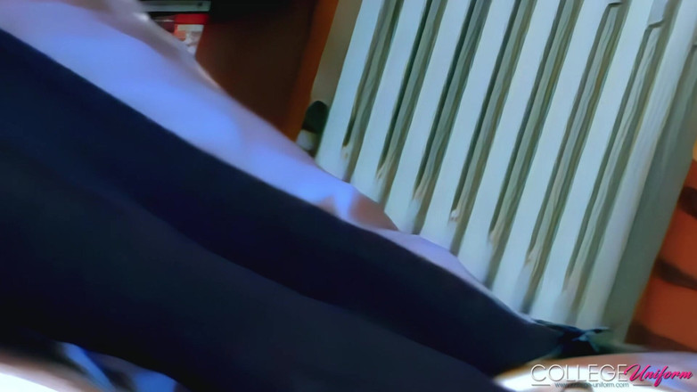 College Uniform: Час зйомки за участю Лілі С