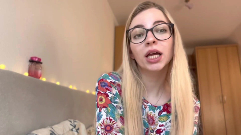 Goddess_Bella_Rae: How to Make a Dominatrix Interested