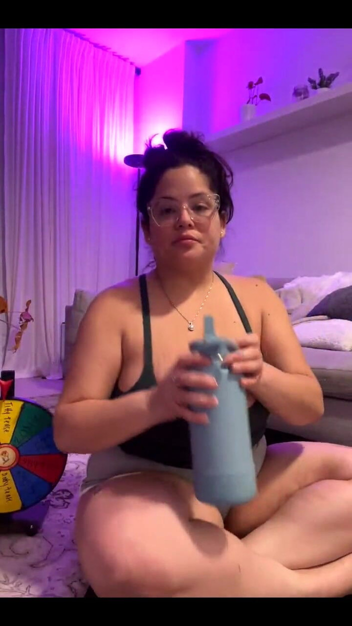 Dani Valentina: 스트림