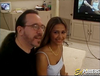 Ed Powers: Více špinavých debutantů - Eva Roberts