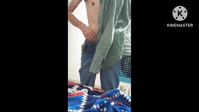 Desi__Panda: Abang tiri mengongkek saya selepas dia tahu saya gay