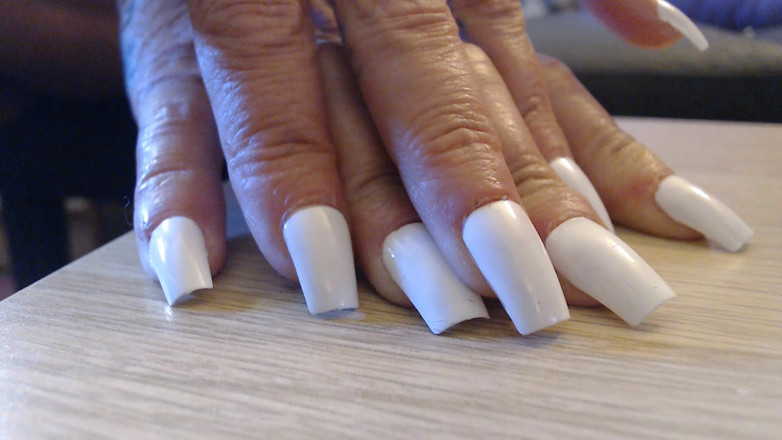 Abby Anna: Doigts blancs en tapette