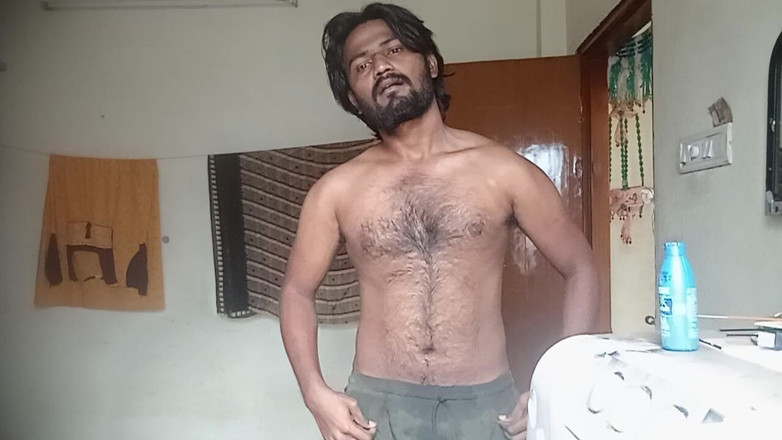 KUMBHA MANOJ KUMAR: インドのデジポルノスター