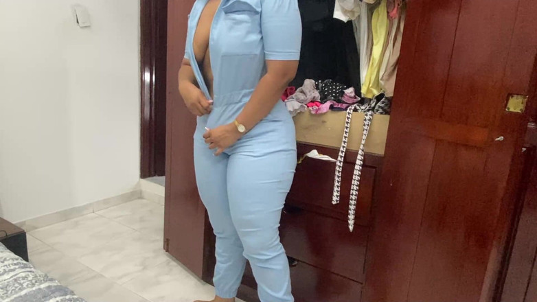 Katrina4deluxe: カメラは官能的な体を持つメイドを記録します