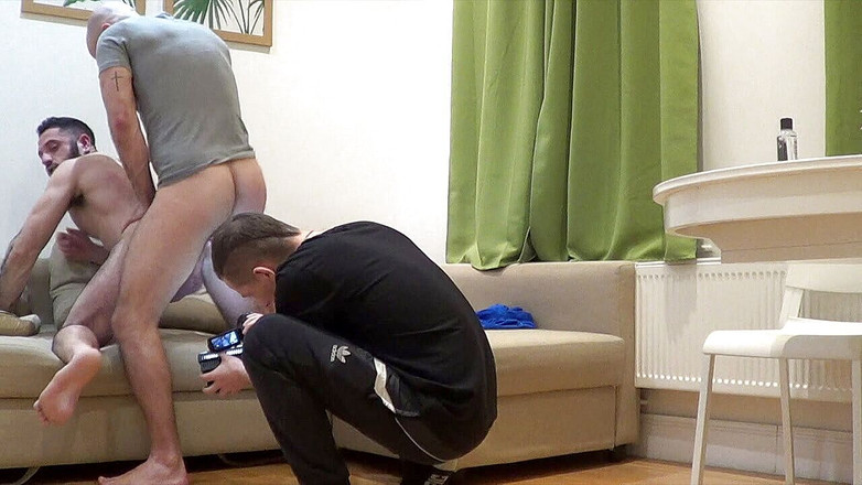 BAREBACK PORN SPY CAM: Rå amatörkamera, Bairon Hell använder rå av Nando Fernandez