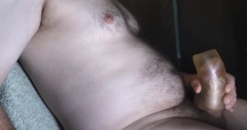 Uhri: Masturbation with Sex Toy and Cumshot to Condom