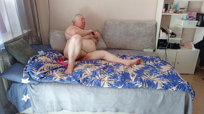 Zona901: Stiefmoeder met grote kont masturbeert en verlangt naar een grote...