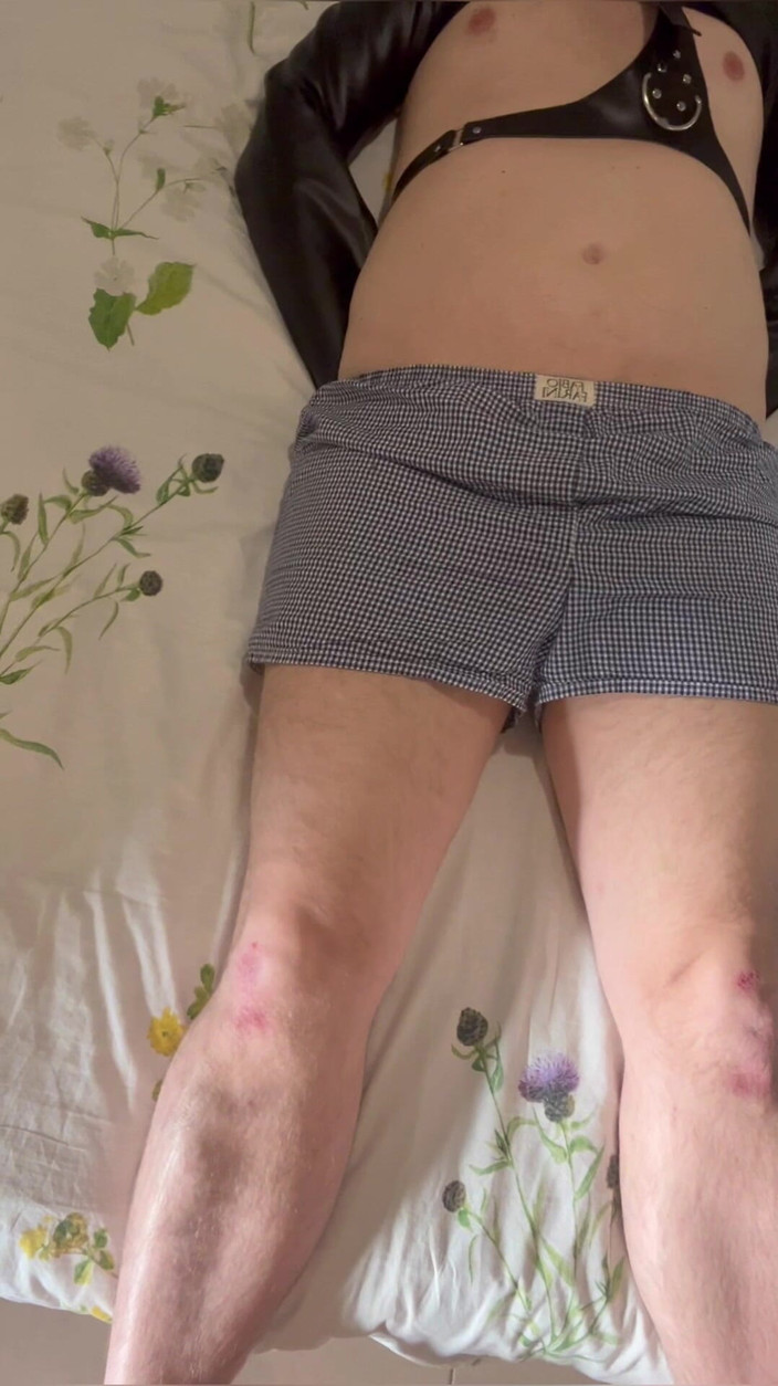 Maitresse Clara: Facesitting con il mio culo grande...