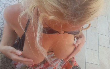 Selena701: Selenas kväll utomhus avsugning Svälja