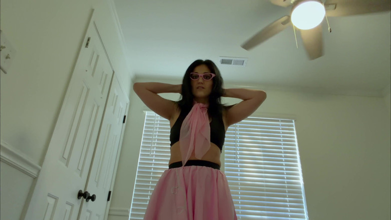 Kink in Time: Devyn's Sultry '50s Giantess Fantasy 4K POV Tiny Thrills Awaits!